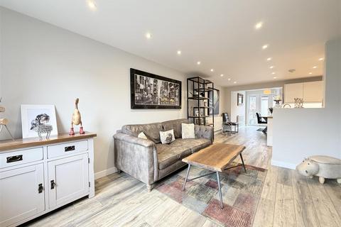 undefined, Weale Grove, Woodloes Park, Warwick