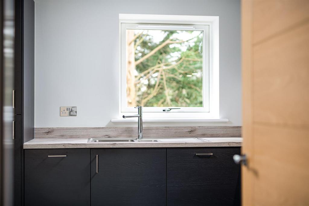 Kitchen 5.jpg