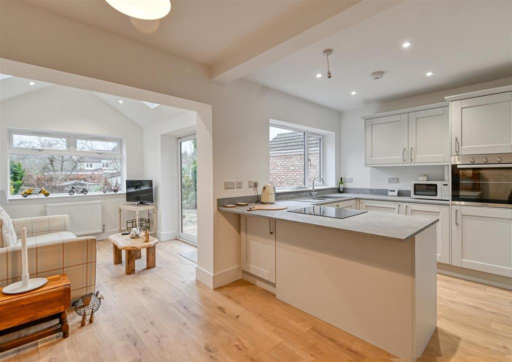 7 Hillside Avenue-01.jpg