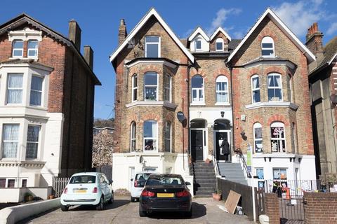 2 bedroom house to rent, Maison Dieu Road, Dover, Kent, CT16