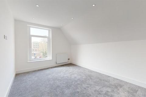 2 bedroom house to rent, Maison Dieu Road, Dover, Kent, CT16