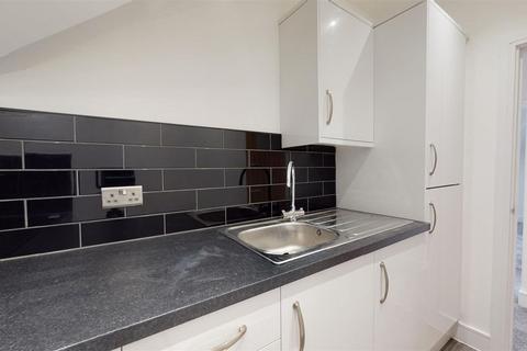2 bedroom house to rent, Maison Dieu Road, Dover, Kent, CT16