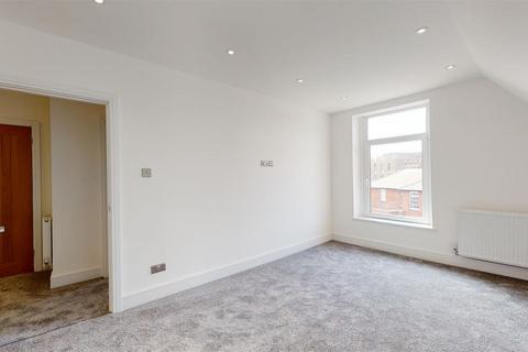 2 bedroom house to rent, Maison Dieu Road, Dover, Kent, CT16
