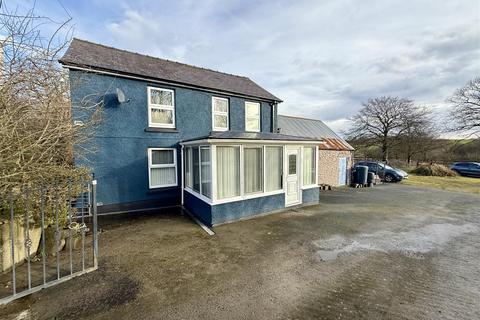 3 bedroom property with land for sale, Maestir Road, Lampeter