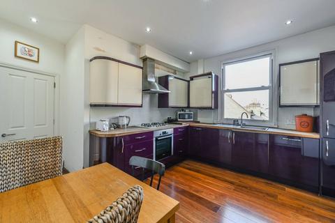 3 bedroom flat to rent, Brixton Road, SW9, Oval, London, SW9