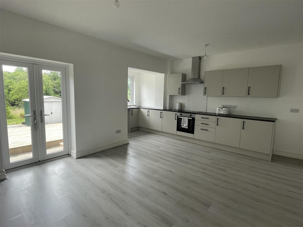 Open Plan Kitchen/Dining/Sitting Areas