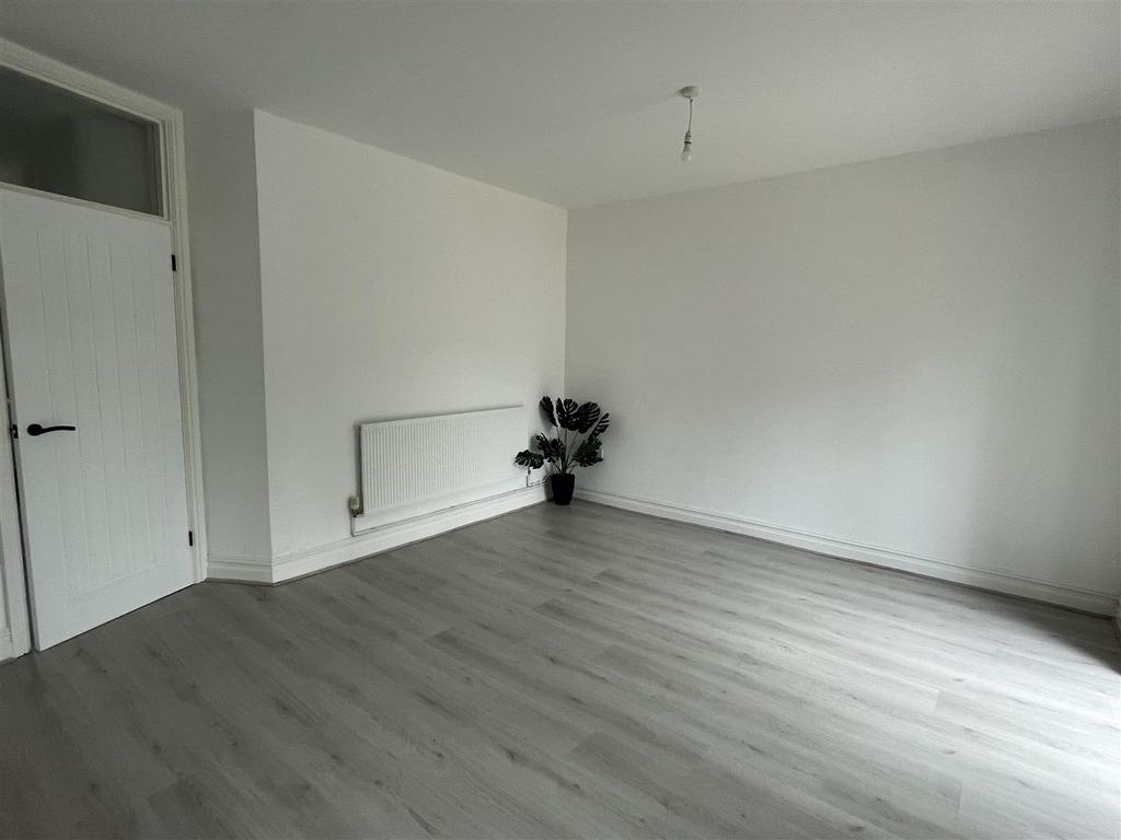 Open Plan Kitchen/Dining/Sitting Areas