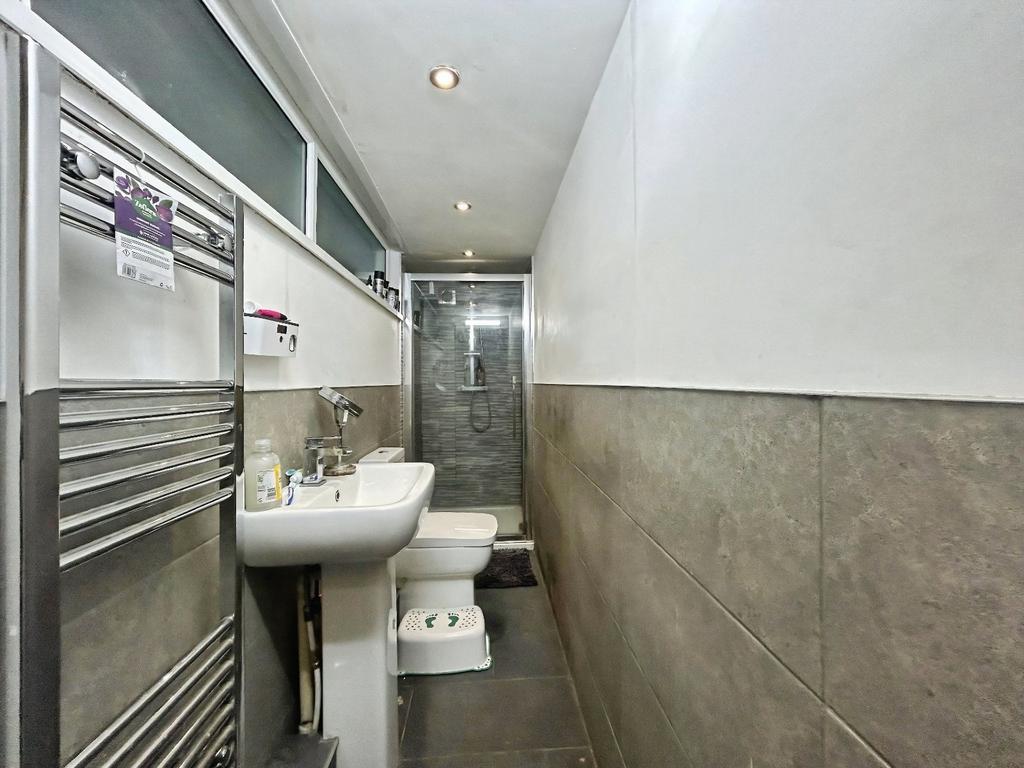 Shower Room/Utility