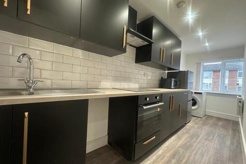 1 bedroom in a flat share to rent, Slough,  Berkshire,  SL1