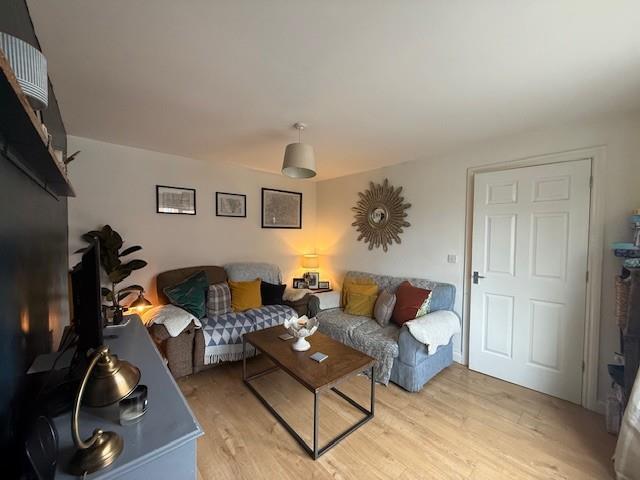 Lounge 3.jpg