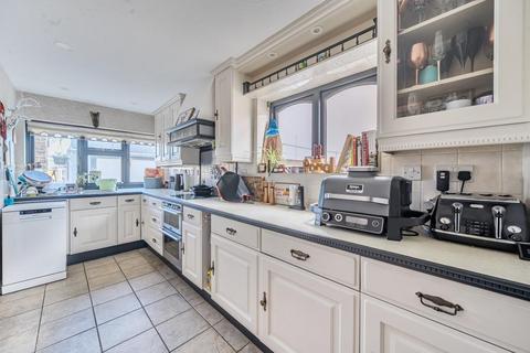 3 bedroom detached house to rent, Crockhamwell Road,  Woodley,  RG5