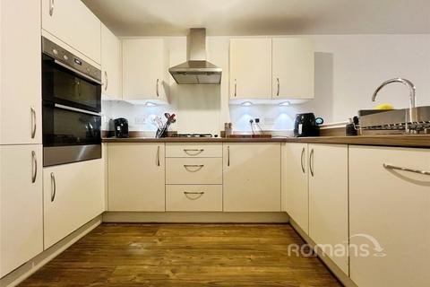 4 bedroom semi-detached house for sale, Barrosa Road, Wellesley, Aldershot
