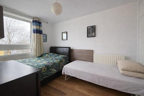 3 bedroom flat for sale, Fern Street, London E3