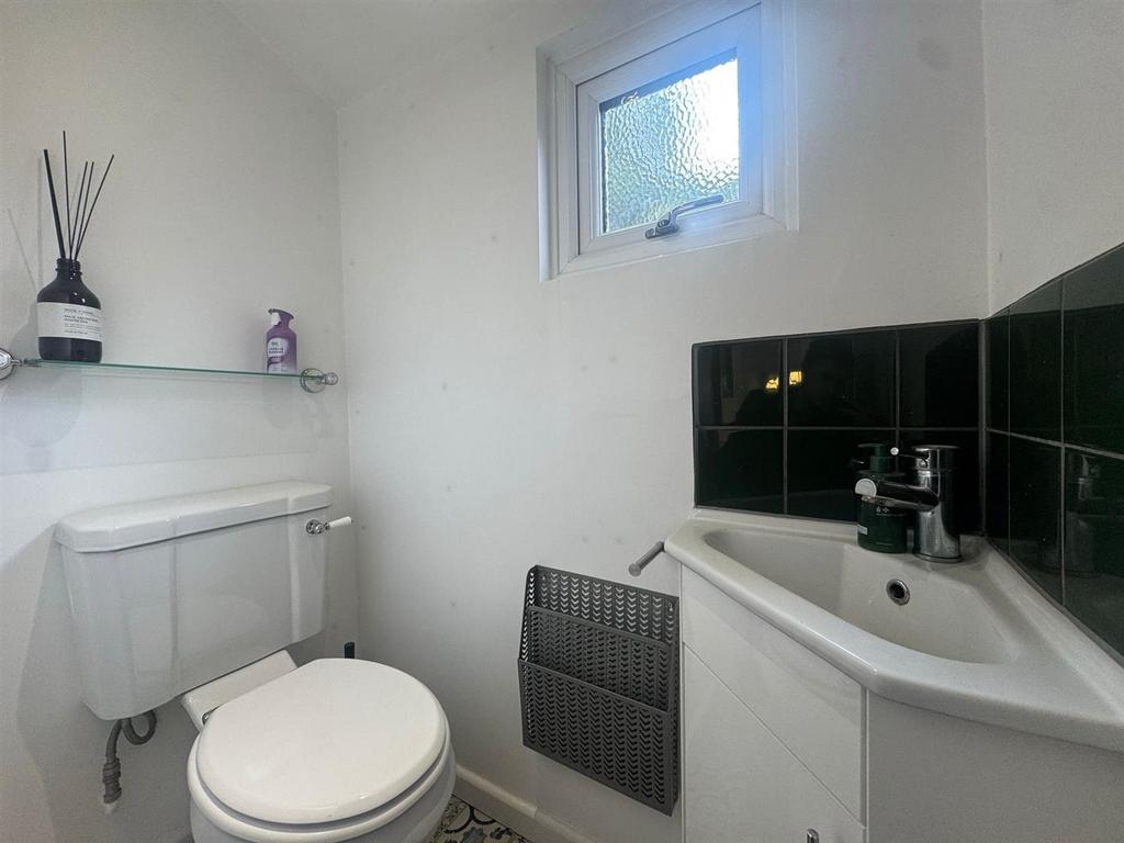 Cloak room.jpeg
