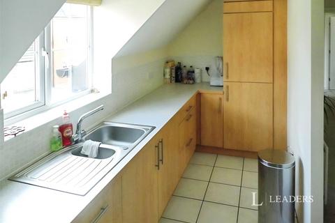2 bedroom flat to rent, Brock Crescent, PE10