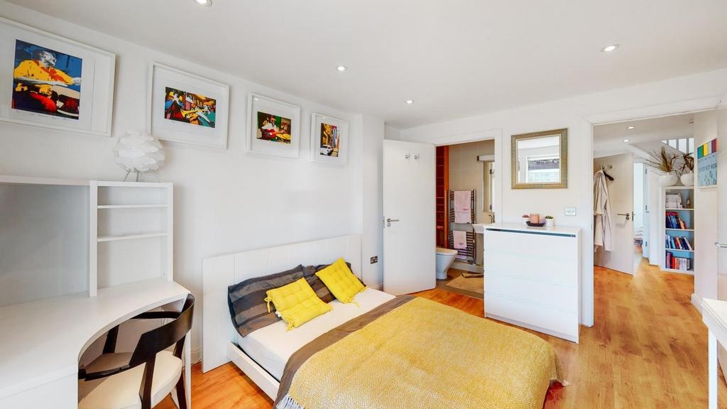 Scriven Street 07182020 132128.jpg