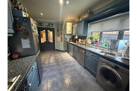 4 bedroom terraced house for sale, Chequer Street, Wolverhampton, WV3