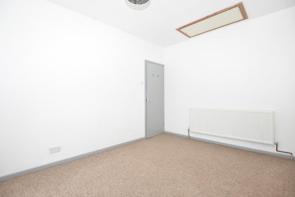 Bedroom 3 2.JPG