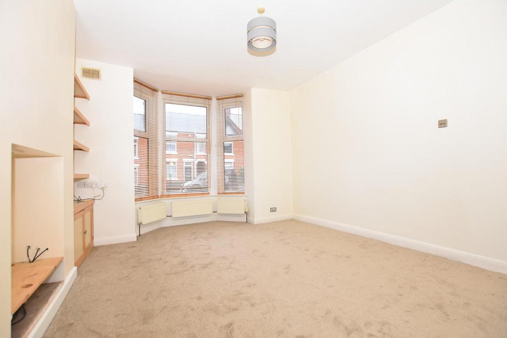 Living room 4.JPG