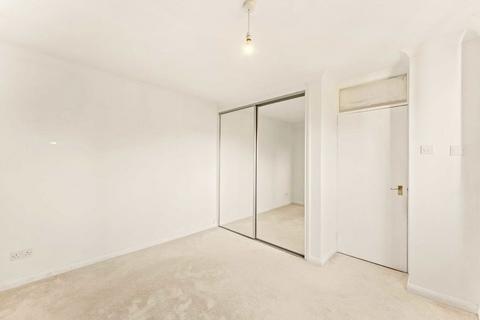 2 bedroom flat to rent, Bolton Road, London W4