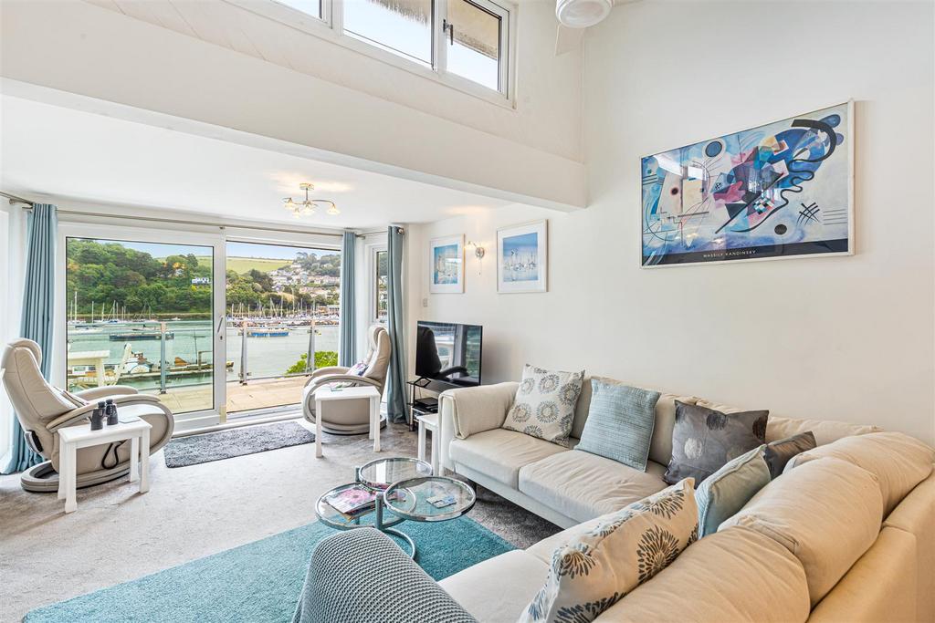 A10 - 7 Lee Court, Dartmouth - 250624.jpg