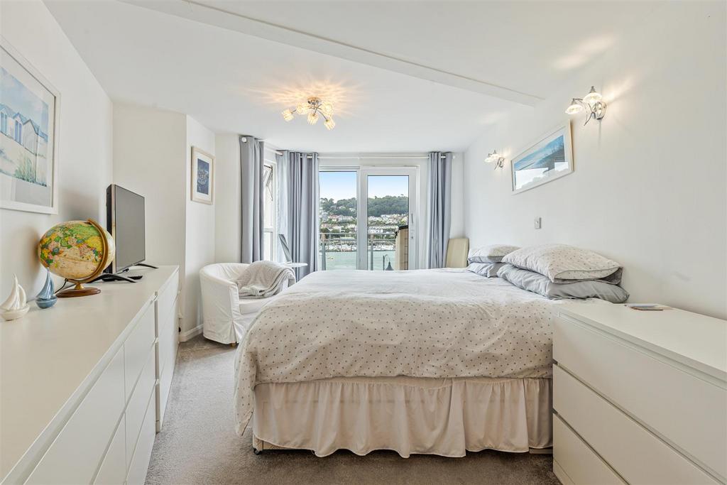 A18 - 7 Lee Court, Dartmouth - 250624.jpg
