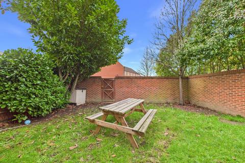3 bedroom end of terrace house for sale, Tracy Avenue, Langley, Berkshire, SL3