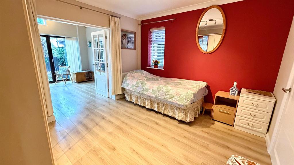 Principal bedroom
