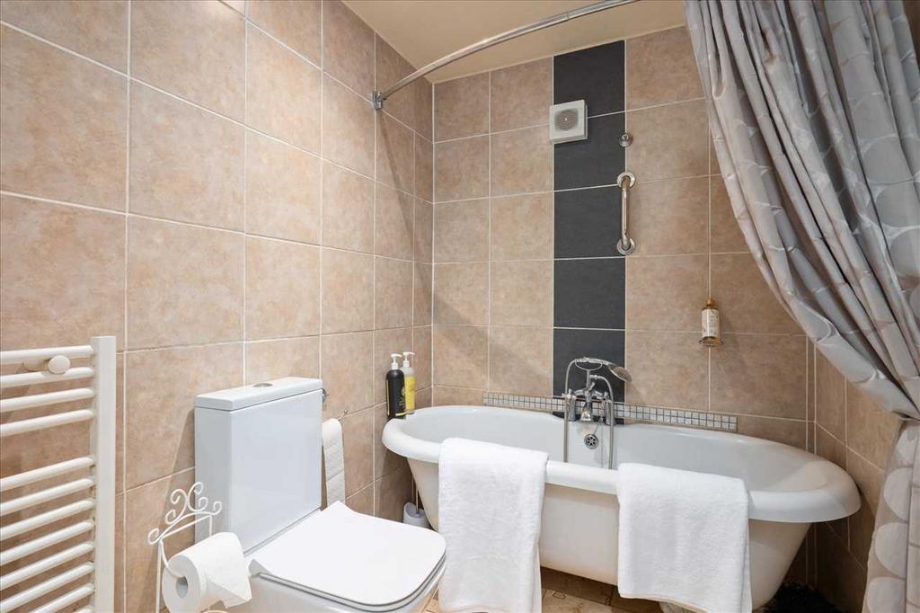En-Suite Bathroom