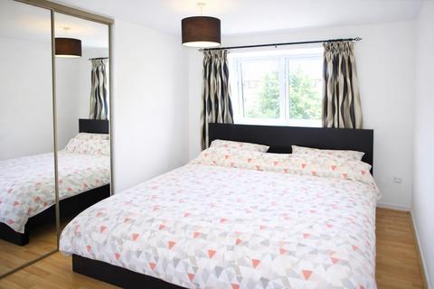 2 bedroom flat to rent, Two Bedroom Flat Wheatley Close NW4