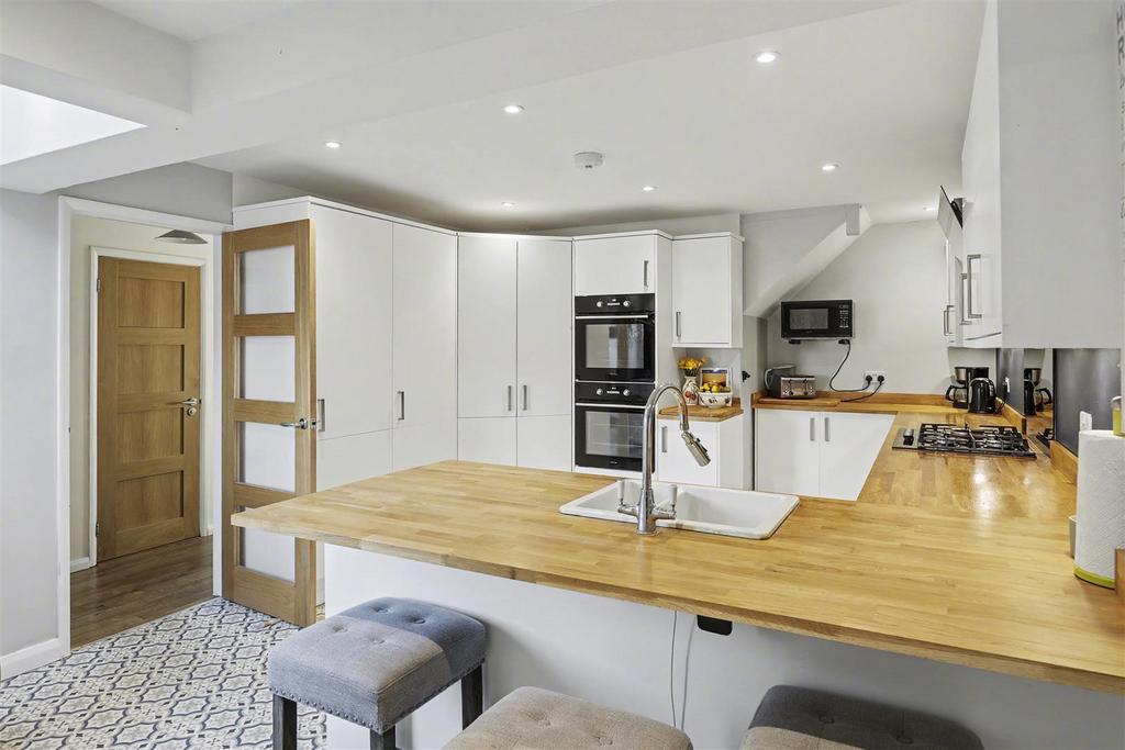 Kitchen a.JPG