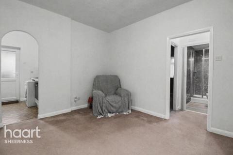 1 bedroom bungalow for sale - Main Road, Queenborough