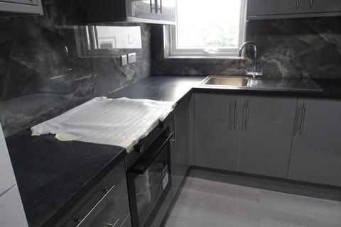 1 bedroom in a house share to rent, Florence Road, Southall