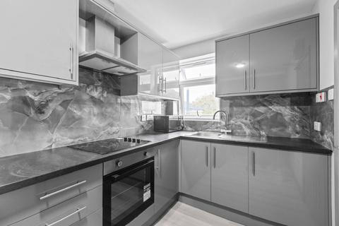 1 bedroom in a house share to rent, Florence Road, Southall