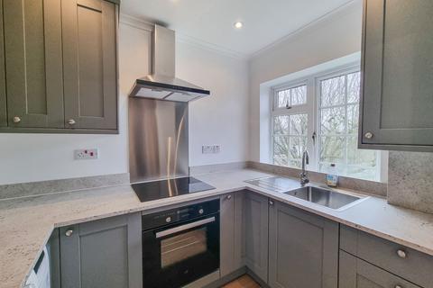 1 bedroom apartment to rent, Bonser Road, Twickenham