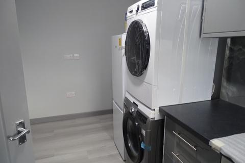 1 bedroom in a house share to rent, Florence Road, Southall