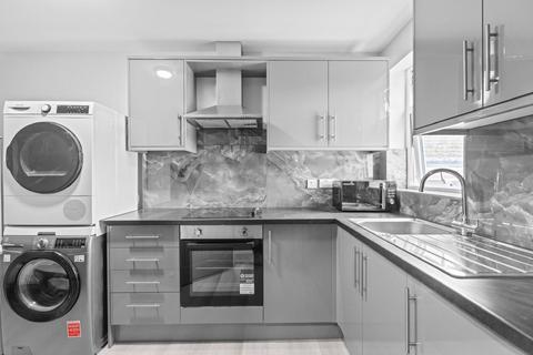 1 bedroom in a house share to rent, Florence Road, Southall