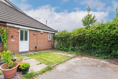 1 bedroom semi-detached bungalow to rent, Netherfields, Leigh, WN7