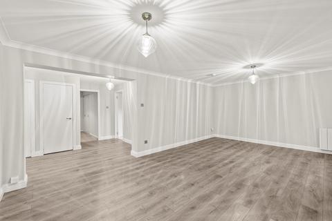 3 bedroom flat for sale, Guthrie Court, Gleneagles Village, PH3