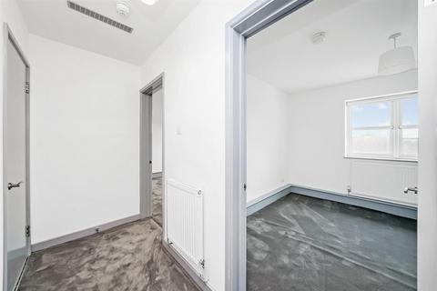 undefined, Wanstead Lane, Ilford, IG1