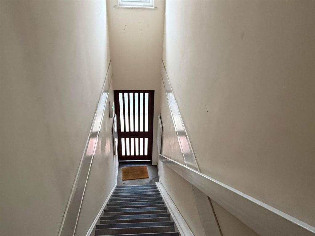 Entrance hall.JPG