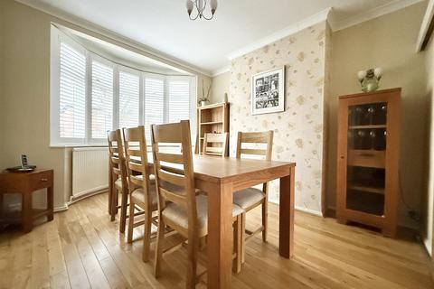 3 bedroom semi-detached house for sale, St. Annes Drive, Aylestone LE2