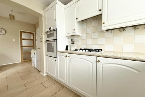 3 bedroom semi-detached house for sale, St. Annes Drive, Aylestone LE2