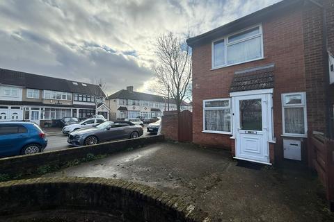 2 bedroom end of terrace house to rent, Marlborough Road, Southall UB2