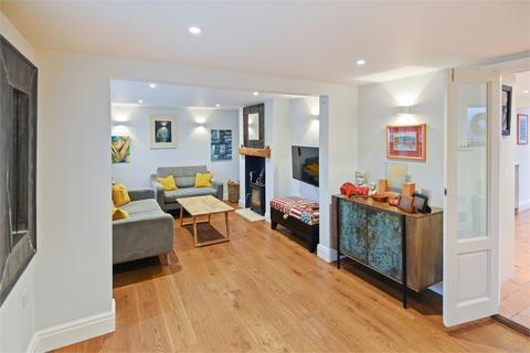 3 bedroom end of terrace house for sale, Wood Street, Waddesdon, Buckinghamshire.