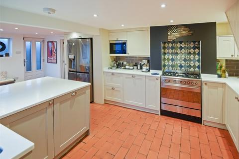 3 bedroom end of terrace house for sale, Wood Street, Waddesdon, Buckinghamshire.