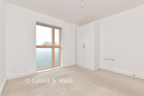 1 bedroom apartment for sale, The Causeway, Goring-By-Sea, Worthing, West Sussex