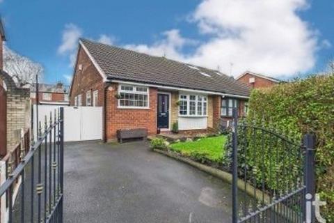 2 bedroom semi-detached bungalow for sale, Dialstone Lane, Offerton, Stockport, SK2