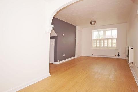 3 bedroom terraced house to rent, St. Georges Walk, Harrogate, HG2