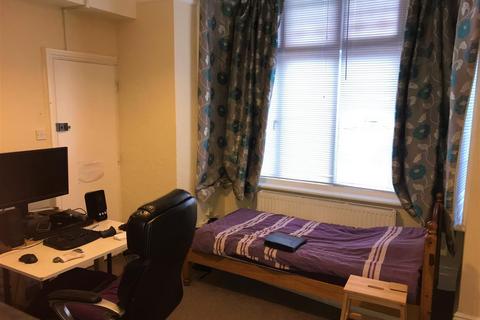 undefined, Belmont Road, Wallington, SM6